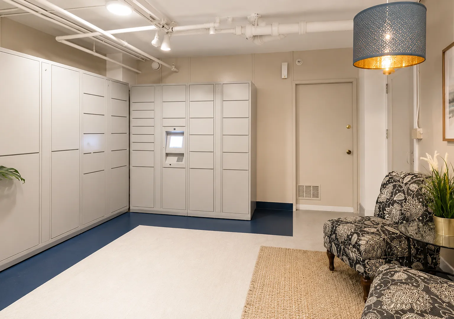 Historic First Hill studios & 1-bedrooms with skyline views steps from Capitol Hill — Photo 3