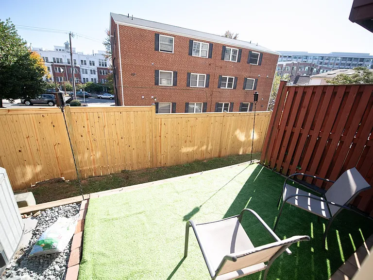 1431 N Scott St — Photo 5