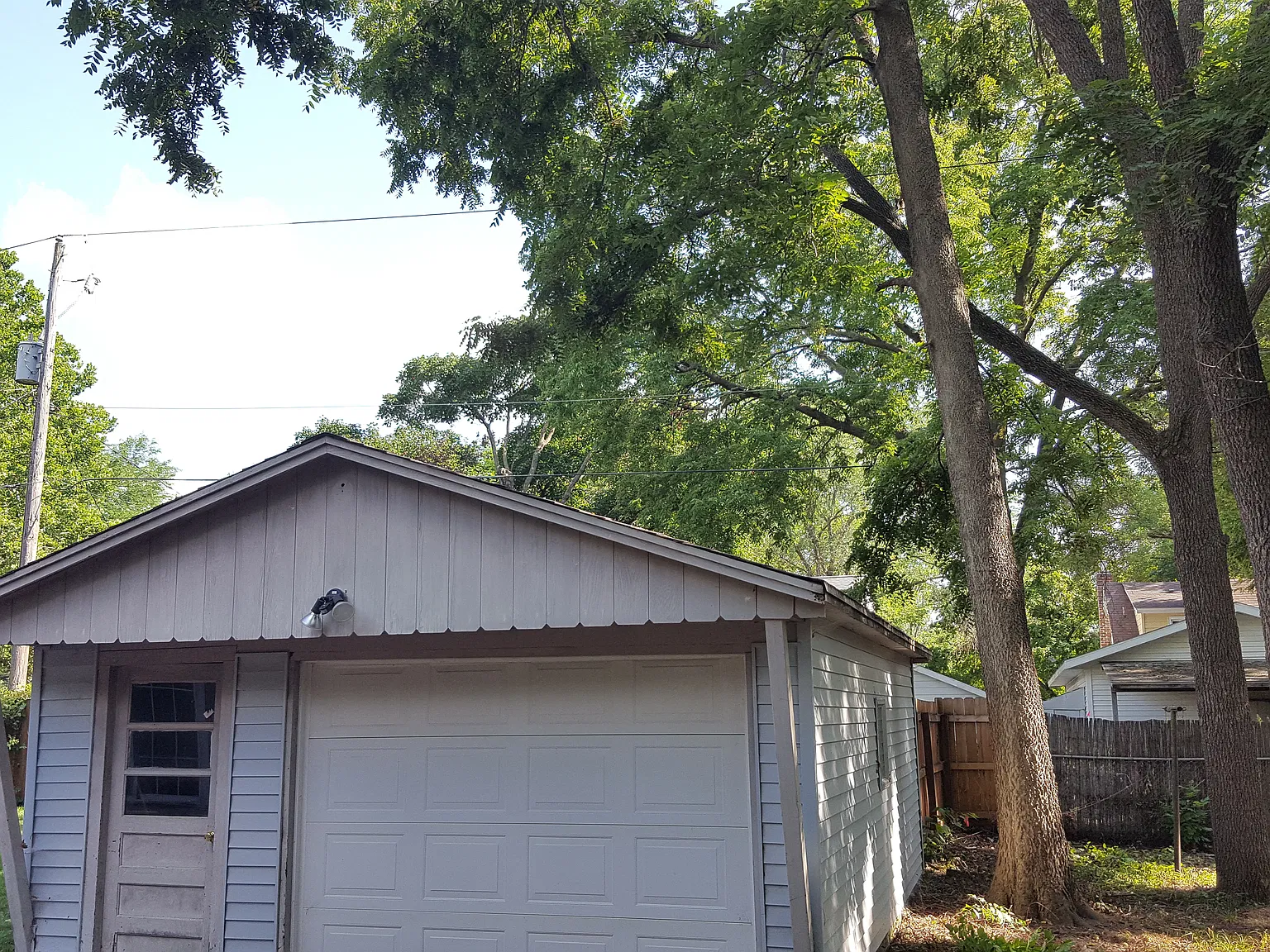 3 bed, 1422 sqft, $2,100 — Photo 4