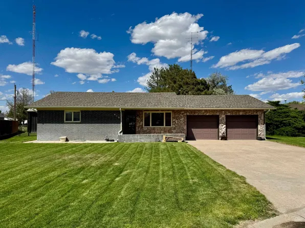 910 Centennial Dr, Goodland, KS 67735