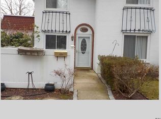 398 Birchwood Rd, Medford, NY 11763