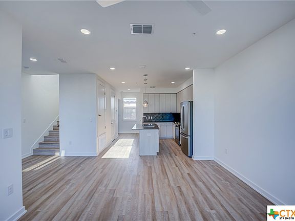 5th image of 655 Stadtbach St