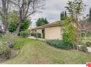 18727 Victory Blvd, Reseda, CA 91335