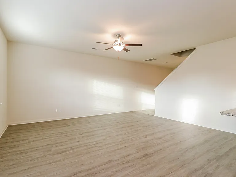 26864 Steinbeck Dr — Photo 3