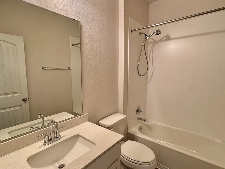 267 Evergreen Sumac Loop — Photo 7