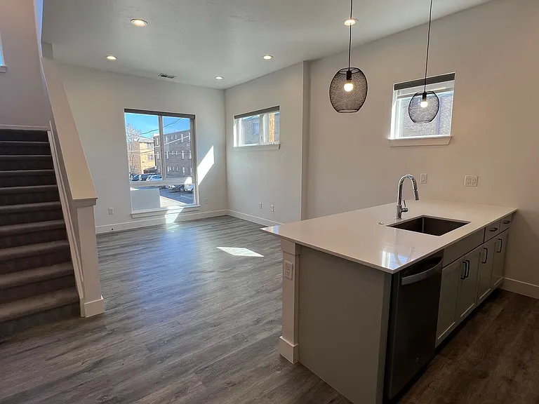 3450 S Corona St — Photo 22