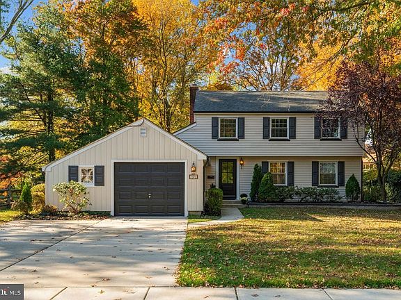 3rd image of 324 Wayland Rd