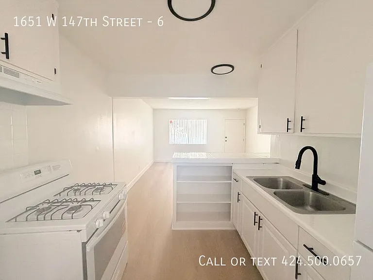 1651 W 147th St #6 — Photo 5