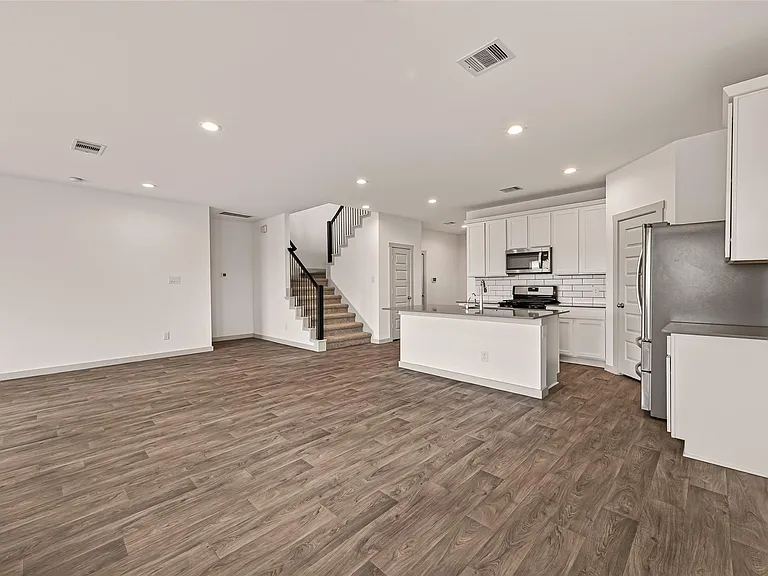 6903 Green Embers Ln — Photo 12