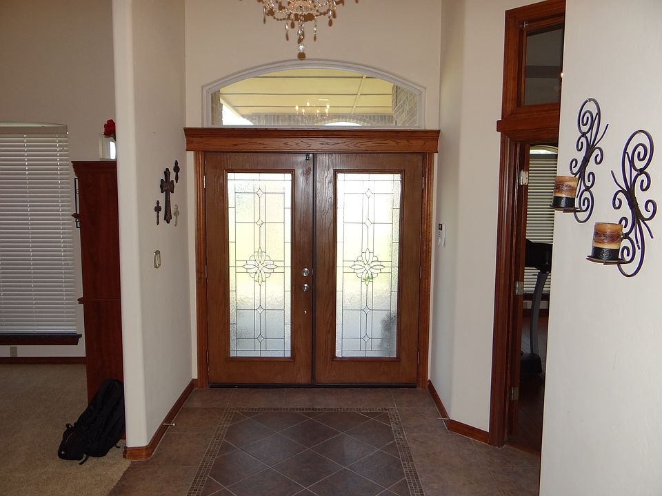 1st image of 1516 W Wellington Way