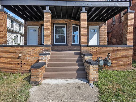 5th image of 632 Clairmount St