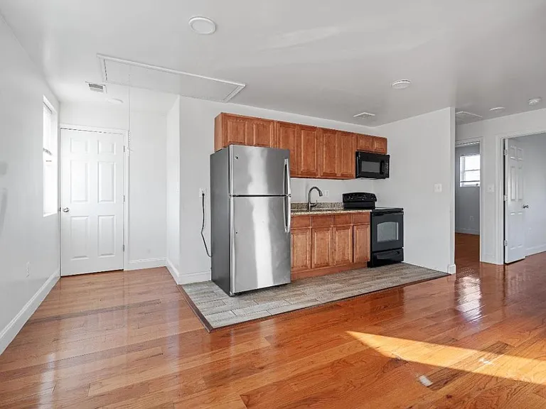 212 Orange St SE #4 — Photo 5