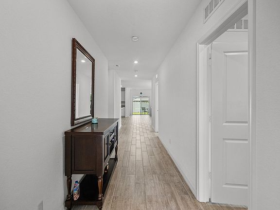 5th image of 2431 SW Brescia Street