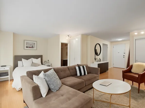 153 East 57th Street 7A image 3 of 7