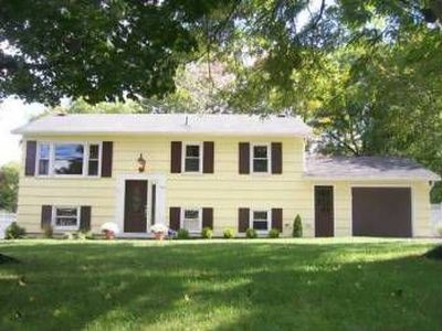 910 Pinnacle Rd, Henrietta, NY, 14467