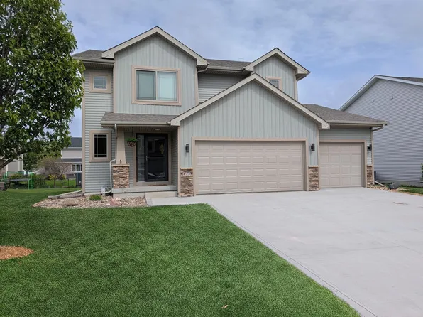 813 NW Sunset Ln, Grimes, IA 50111