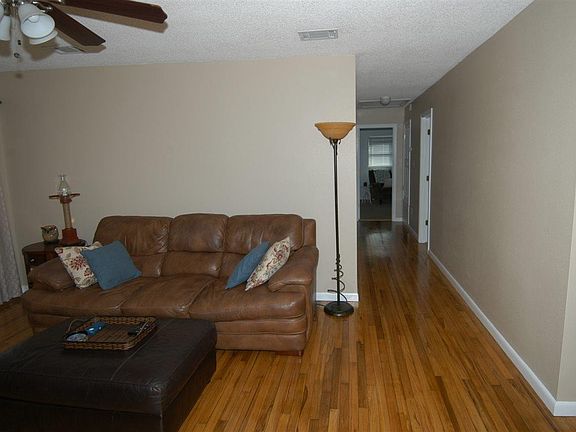 3rd image of 1108 Kathleen Ave
