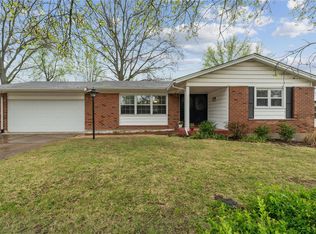 2170 Somerset Dr, Florissant, MO