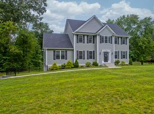 907 Washington St, Franklin, MA 02038