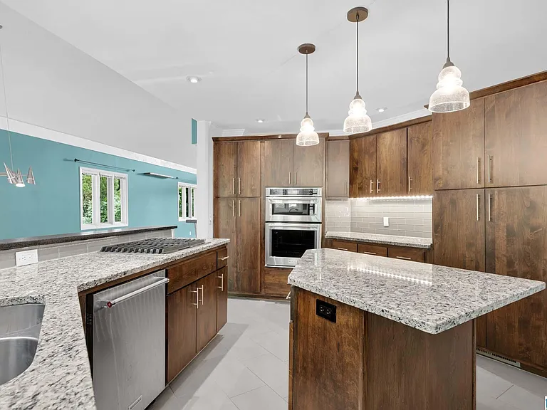 373 Laredo Dr — Photo 15