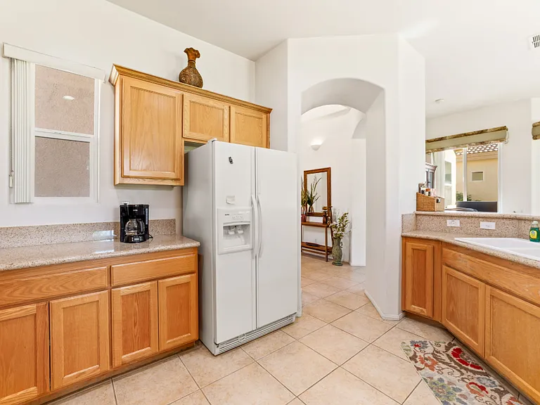 48861 Heifitz Dr — Photo 9
