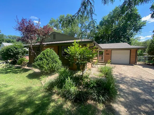 1816 Cassell Rd — Photo 2