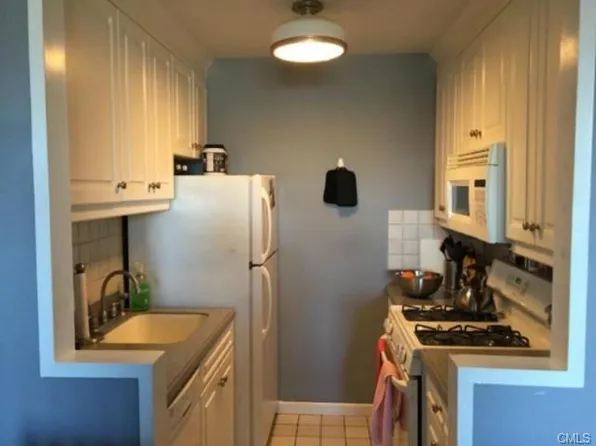 140 Grove St #6G, Stamford, CT 06902