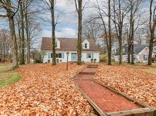 8404 Spring Mill Ct, Indianapolis, IN 46260