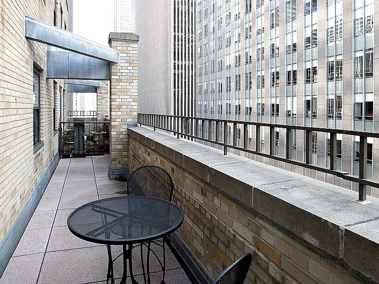 150 W 51st St #2102 — Photo 20
