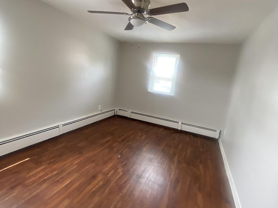 1st image of 4400 Rocky River Dr APT 112