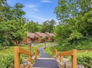 30 Creekwood Ln, Galena, IL 61036