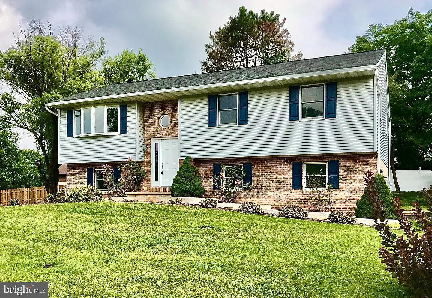 1125 Daniel St photo 1