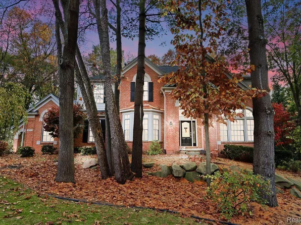 4150 Dominion Blvd, Brighton, MI 48114