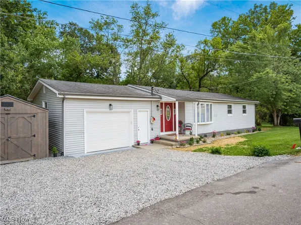 900 Milldale Ave, Zanesville, OH 43701