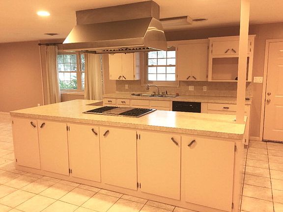 4th image of 4301 Virginia St