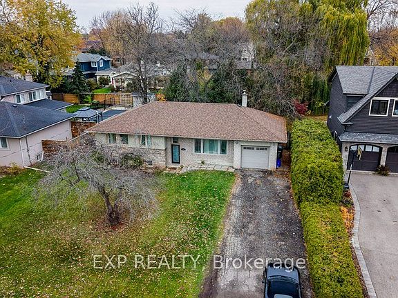 3rd image of 1361 Stanbury Rd