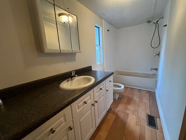 10160 SE Sunset Harbor Rd — Photo 7