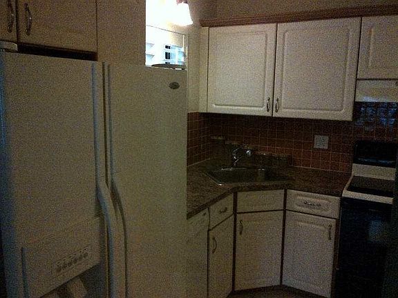 3rd image of 4427 Carambola Cir S