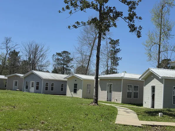 45 Freedom Rd, Laurel, MS 39443