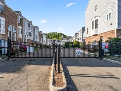 2612 North Avenue #D7, Bridgeport, CT, 06610