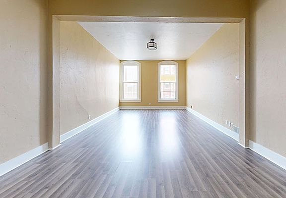 5th image of 210 3rd St APT 4