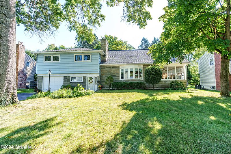 2nd image of 25 Gladwish Road