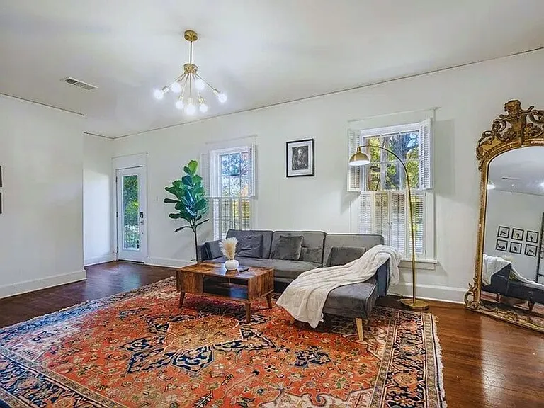 816 Charles Pl — Photo 4