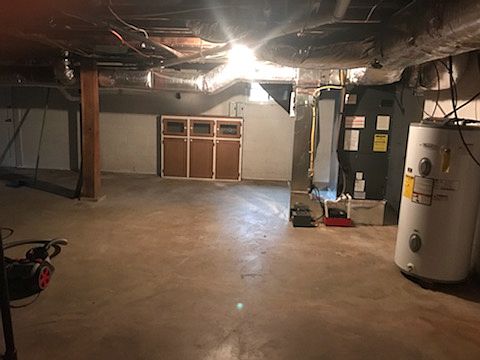 3rd image of 450 E Spiller St