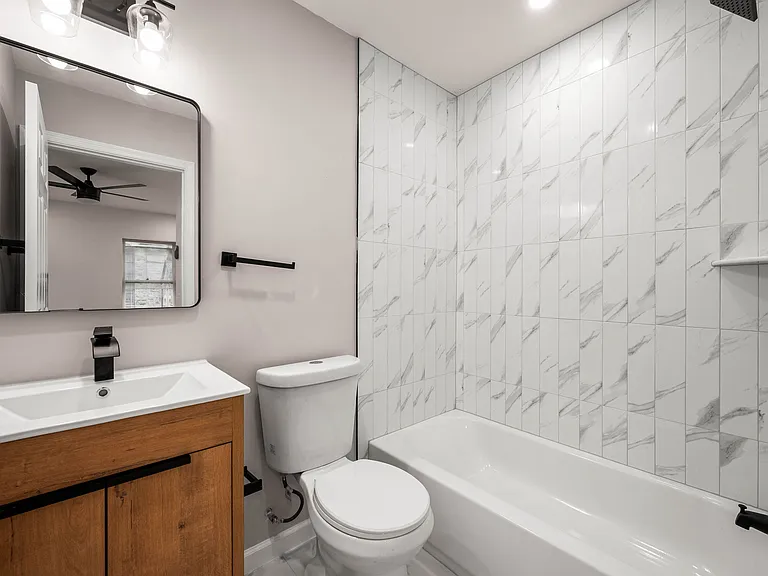 437-39 W Girard Ave #4 — Photo 13