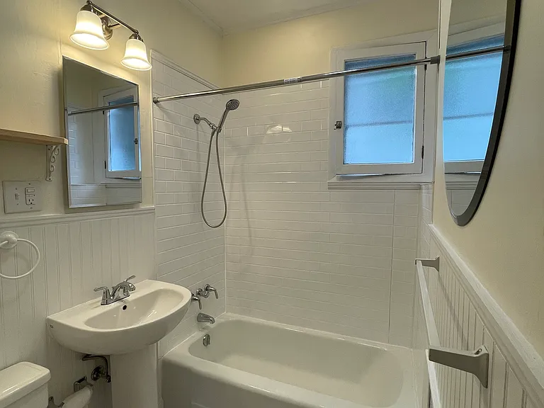 520 Washington St — Photo 16