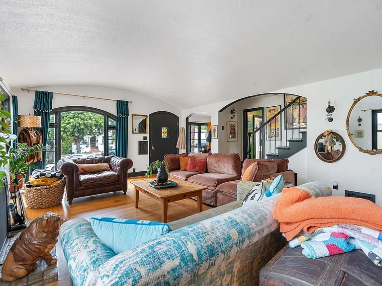 2615 Myrtle Ave — Photo 8