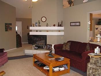 5th image of 1025 Eastgate Dr