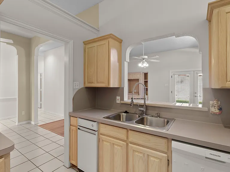 4820 Ashworth Ct — Photo 10