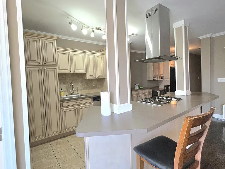 2520 Kennedy Blvd — Photo 10